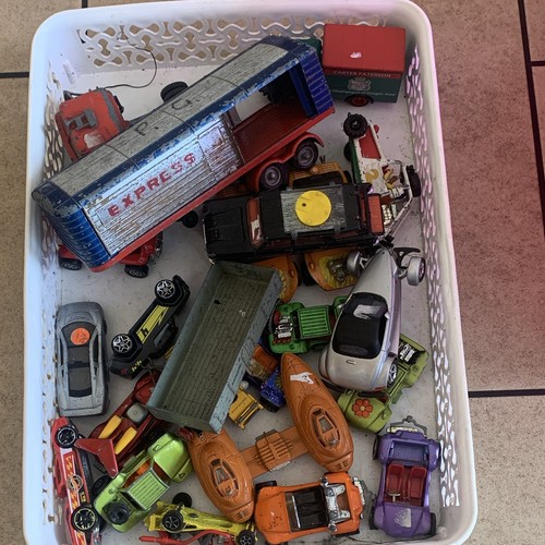 Bulk lot mixed diecast - lot,