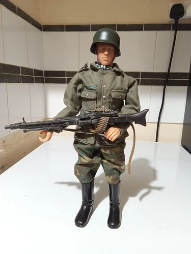 Scale german soldier wwii - 1/6,