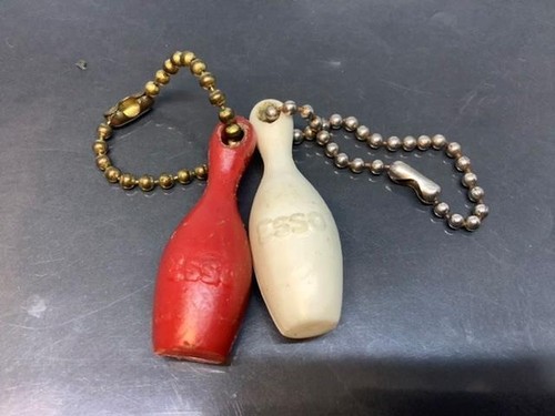 Vintage keyring esso canada - 2,