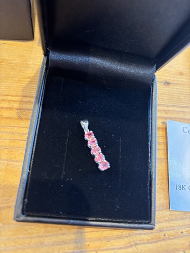 Ceylon padparadscha sapphire - ,