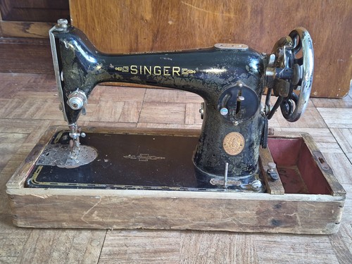 Vintage singer sewing machine - singer,
