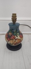 Moorcroft table lamp anna Lily