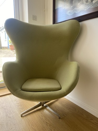 Arne jacobsen style green egg - style,