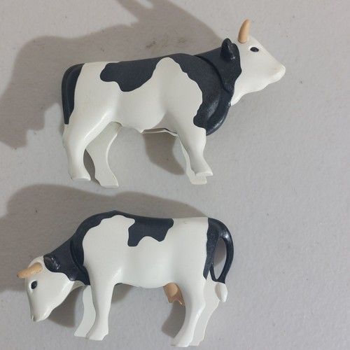 Playmobil farm cows black - farm,