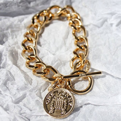 Gold plated toggle bracelet - gold,