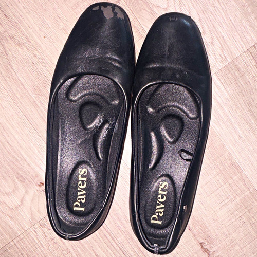 Very worn cabin crew - cabin, flats