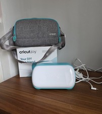 Cricut Joy Machine with Accessories - fully working - Only used a few times