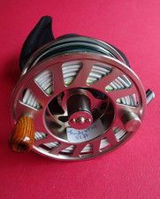 A VERY GOOD PFLUEGER PRESIDENT 2883 4 1/8" SALMON FLY REEL + HARDY LINE + CASE