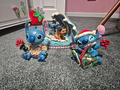 Disney showcase collection - disney,