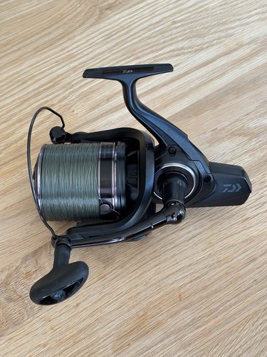 Daiwa emblem scw 5000c qd - emblem,