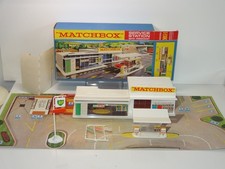 Matchbox Lesney MG 1  BP SERVICE STATION GARAGE WITH  FORECOURT (411)
