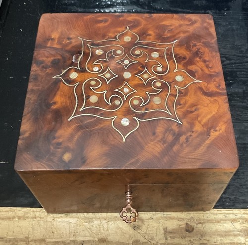 Handcrafted moroccan thuya - moroccan,