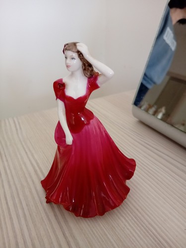 Coalport figurine debutante - coalport, figurine,