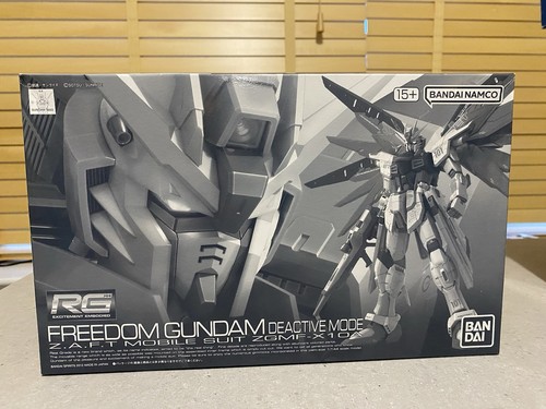 Bandai 144 freedom gundam - rg, 1/144