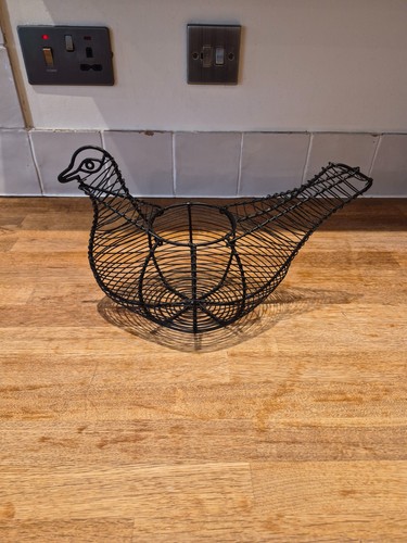 Black wire chicken shaped - wire,