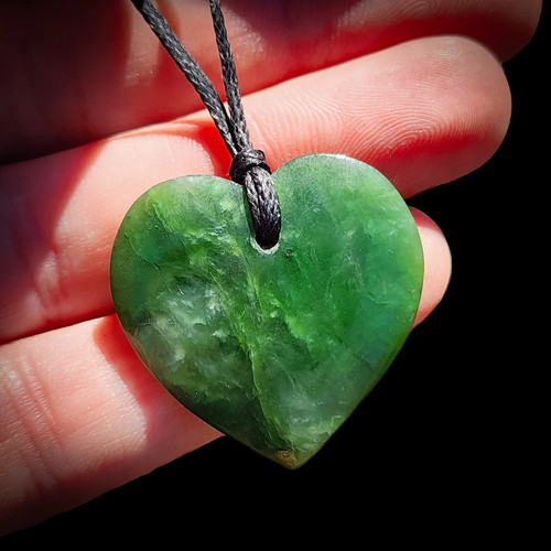 Greenstone pounamu heart - pounamu,