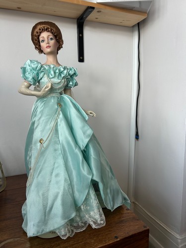 Franklin heirloom porcelain