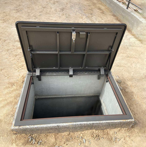 Outdoor hatch door covered
