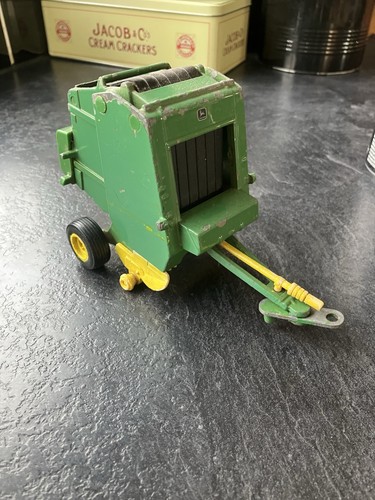 Britains john deere - 1:32,