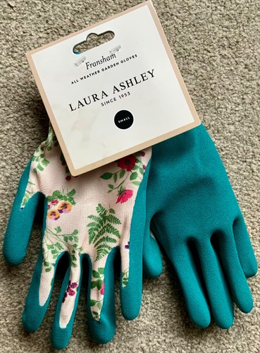 Bnwt pair laura - laura, ashley