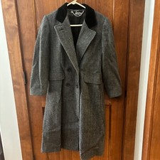 Ladies Vtg Dress Coat Made In USA Black Gray Tweed Velvet Collar