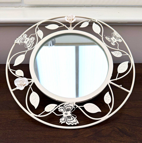 Round cream wall - cream,