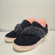 Ladies black size 6 Kurt