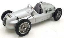 CMC 1/18 Scale Model Car M-027