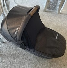 Nuna Triv Carry Cot - Caviar / Grey Carrycot  