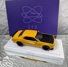 1/18 Auto Art Dodge Challenger SRT Hellcat Yellow Jacket / Satin Black Hood