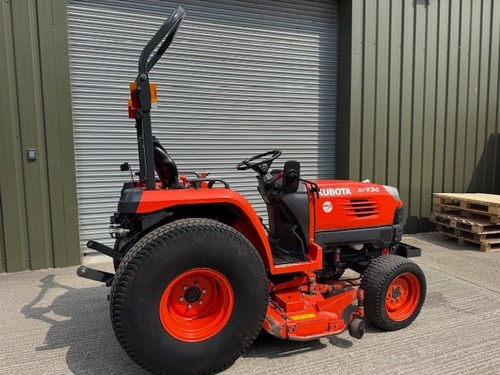 Kubota stv compact tractor - compact,