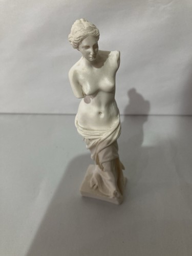 Small alabaster type statue - small,