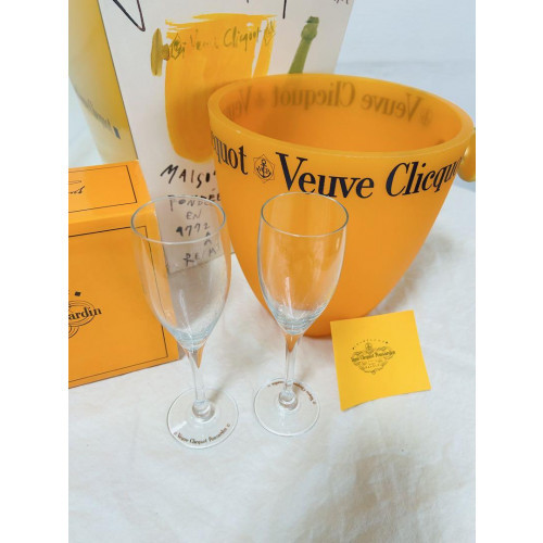 Veuve clicquot champagne glass - clicquot,