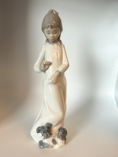 Nao lladro my playful - by, ‘my