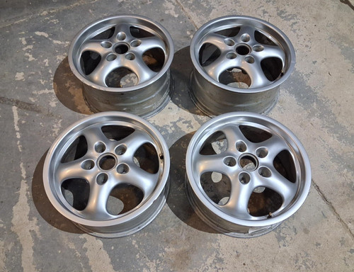 Set used 993 alloys - of,