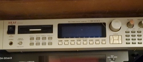 Akai s3000xl sampler 16mb - akai,