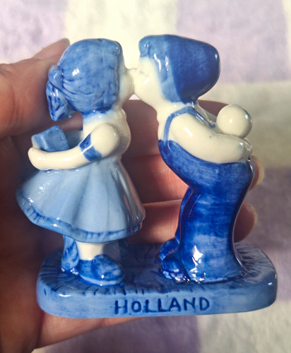 Delft blue hand - hand,