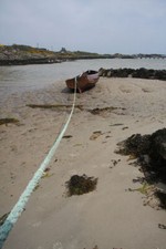 Photo 6x4 Port a' Chinn Mhu00c3u00b2ir, Gigha Ardminish A single boat i c2008