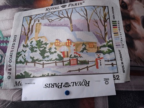 Royal paris snowy cottage - paris,