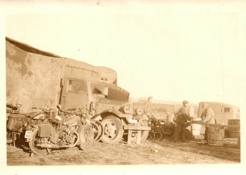 Photo ww2 workshop service - photo,,