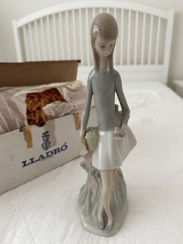 Nao lladro girl - nao,
