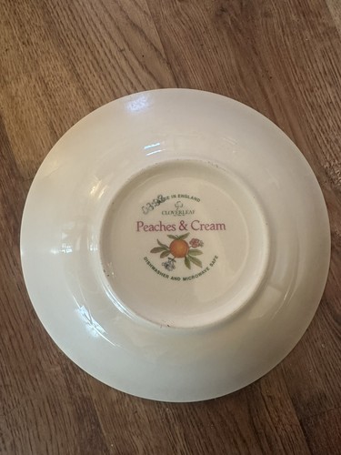 Cloverleaf peaches cream - peaches,