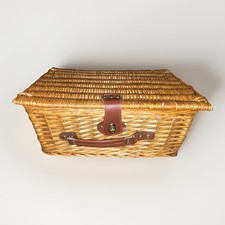 Large Wicker Picnic Basket Leather Strap Twist Latch & Wine Bottle Holder Lined
