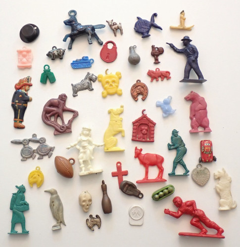Vintage plastic metal - &,
