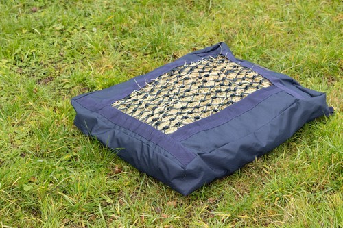 Floor feeding haynet - haynet, cushion