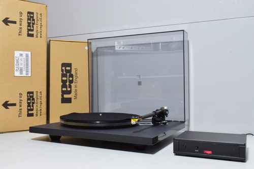 Boxed rega planar black - planar,