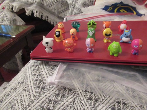 Assorted gogos crazy bones - gogos,
