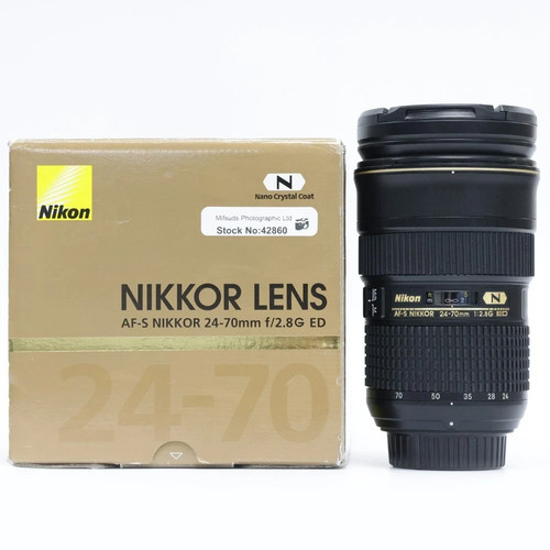 Nikon 70mm 8 g ed - f2.8,