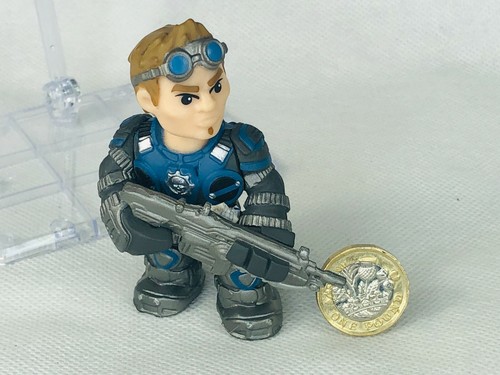 Action figure gears war - action,