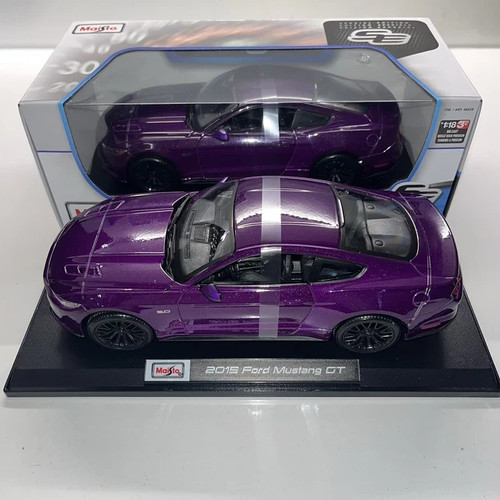 Maisto scale 2015 - 1:18,